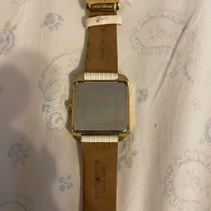 Never worn Michael koors paid 250$ new